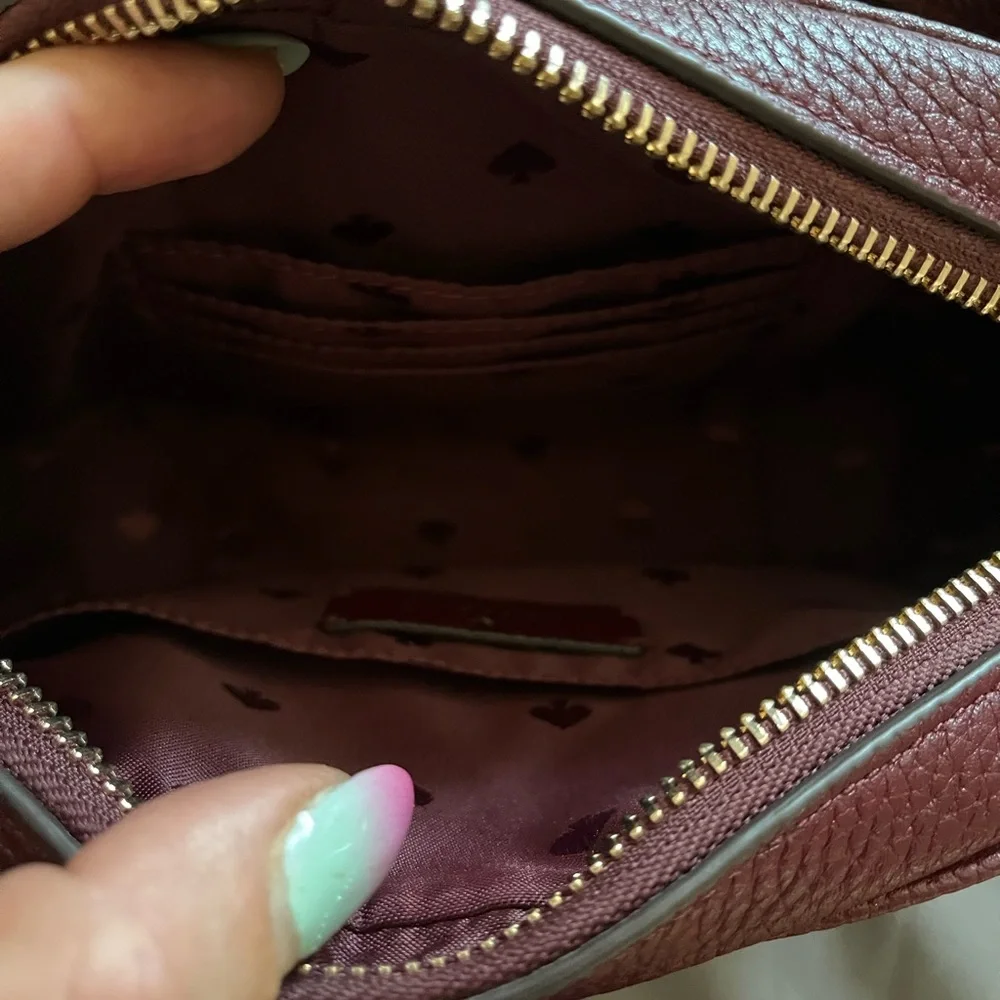 ♠️ KATE SPADE ♠️ Kourtney crossbody camera bag. Cranberry - Picture 4 of 7